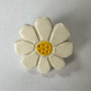 Stocking Stuffer! 💌 Ceramic Daisy Pin
